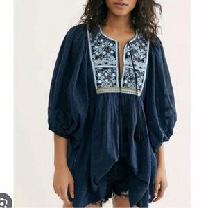 EUC! Free People Navy Embroidered Tunic with Balloon Sleeves, Size Medium